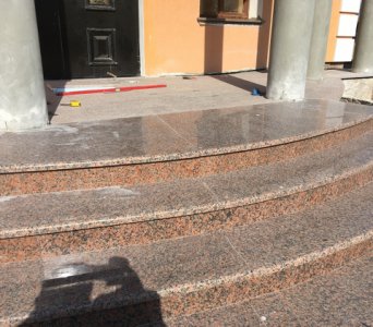 ступени из гранита гранитная лестница
