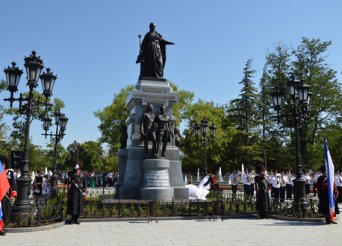 архитектурные изделия из гранита и мрамора в Симферополе Памятник Екатерине 2 в Симферополе
