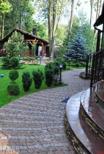 дорожка из колотой брусчатки в Крыму колотая брусчатка в Симферополе